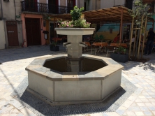 Fontaine en pierre de Montdardier